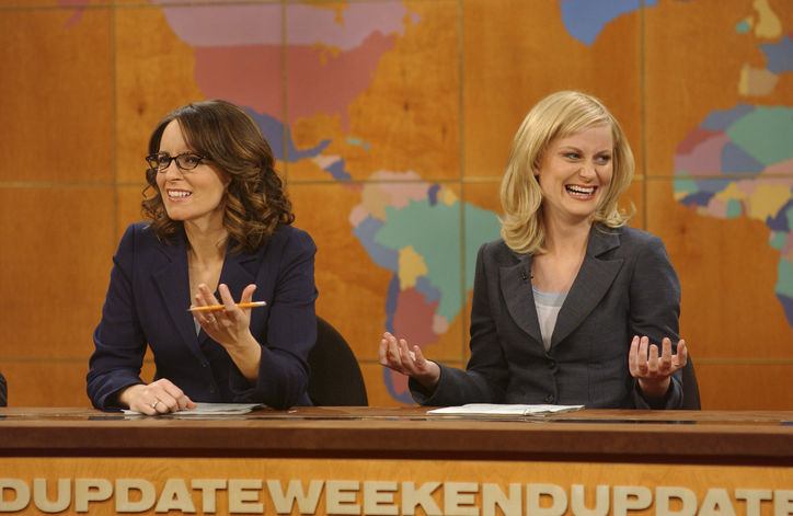 Тина и Эми на съемках Saturday Night Live