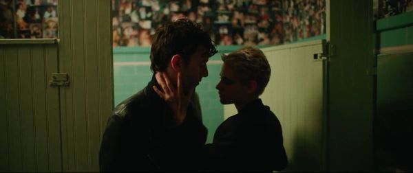 Кристен Стюарт снялась в новом видео Interpol