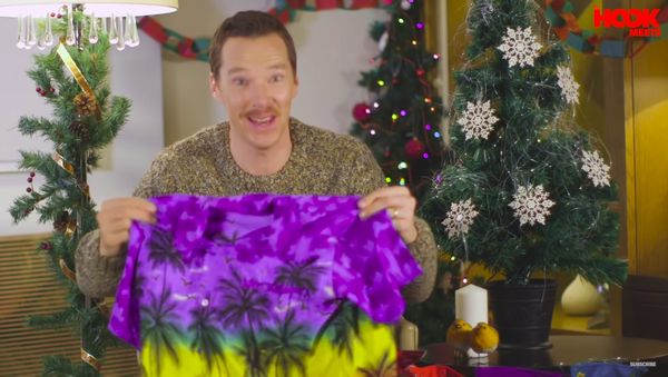 Бенедикт Камбербэтч учит, как нужно реагировать на неудачные подарки