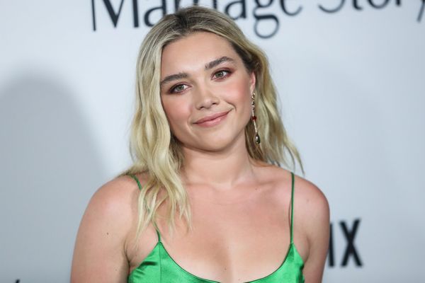 Видео на вечер: Флоренс Пью ест, поет и признается в любви улиткам