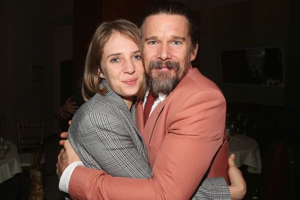 Итан и Майя Хоук  сыграют в романтической комедии «Revolver»