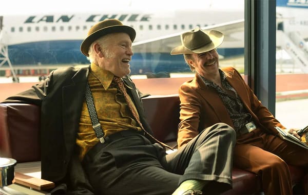 Сэм Рокуэлл и Джон Малкович слоняются по острову Пасхи в трейлере Wild Horse Nine